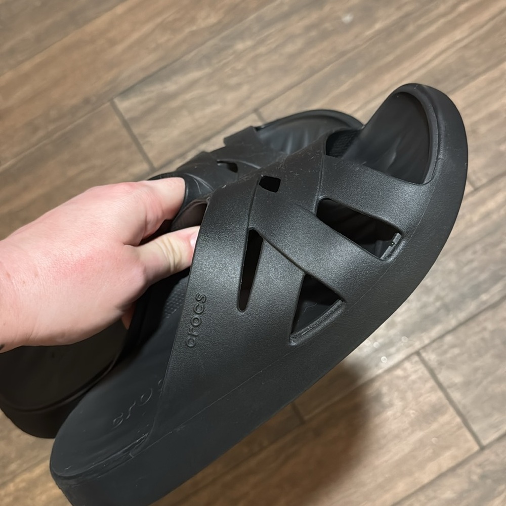 CROCS Women's Black Cross-Strap Mules